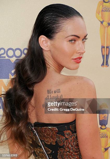 Megan Fox arrives for the 2009 MTV Movie Awards at the Gibson Amphitheater in Universal City, California on May 31, 2009.