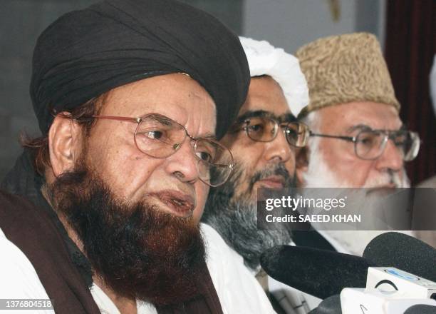 Maulana Shah Ahmed Noorani , head of a religious party alliance, addresses a press briefing after a meeting with the Supreme Council in Islamabad, 15...