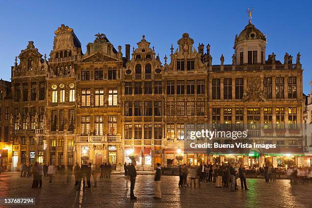 bruxelles, the grand palace. - grand place brussels stock pictures, royalty-free photos & images