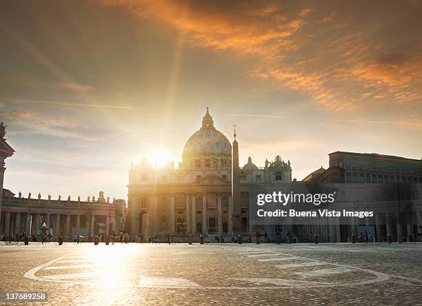 st peters square, vatican, rome, italy - petersdom stock-fotos und bilder