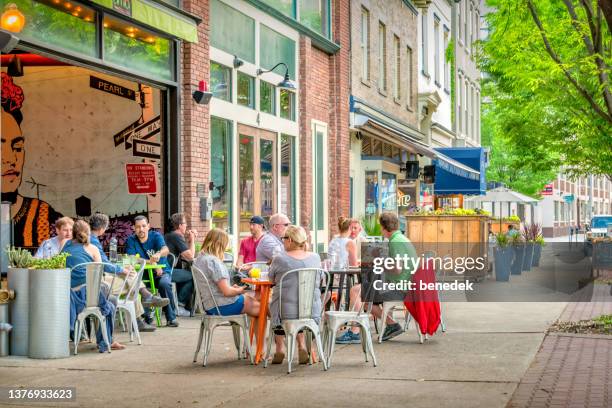 albany new york state restaurant bar patio - al fresco dining stock pictures, royalty-free photos & images