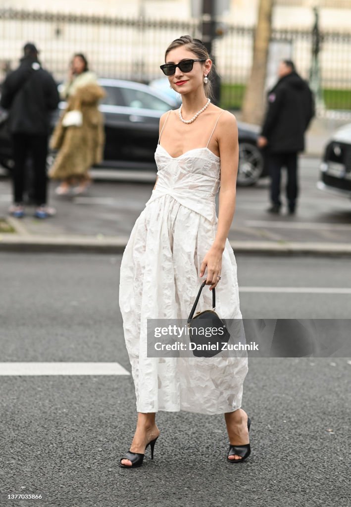 Street Style : Day Three - Paris Fashion Week - Womenswear F/W 2022-2023