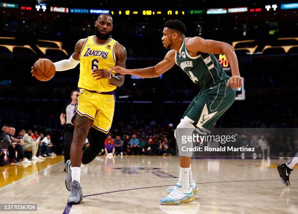 lebron vs giannis all star game picture