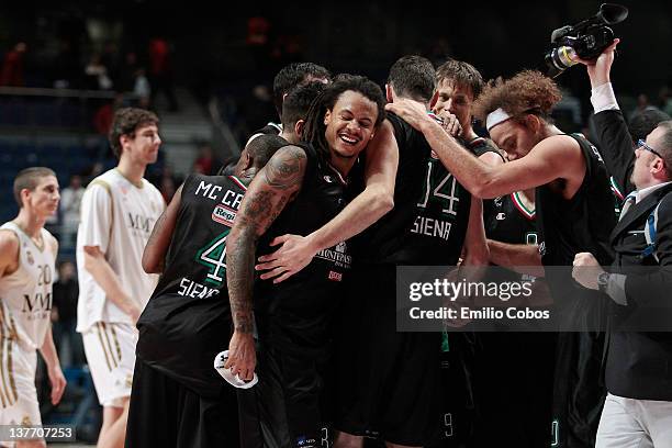 Montepaschi Siena players celebrate during 2011-2012 Turkish Airlines Euroleague TOP 16 Game Day 2 between Real Madrid v Montepaschi Siena at Palacio...