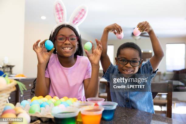easter family fun - african easter stock pictures, royalty-free photos & images