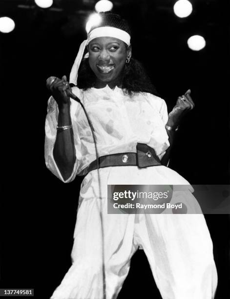 Singer Mary Davis of The S.O.S. Band performs at the Auditorium Theater in Chicago, Illinois in 1985.