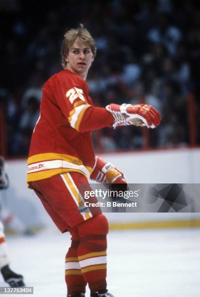 Willi Plett of the Calgary Flames skates on the ice during an NHL game against the Philadelphia Flyers circa 1981 at the Spectrum in Philadelphia,...