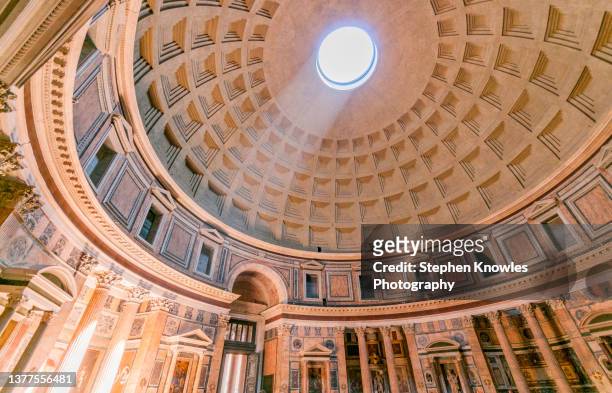 the pantheon, rome - panthéon photos et images de collection