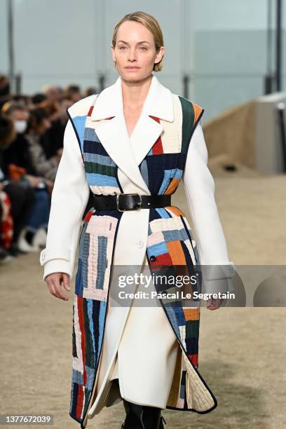 Amber Valletta walks the runway during the Chloe Womenswear Fall/Winter 2022-2023 show as part of Paris Fashion Week on March 03, 2022 in Paris,...