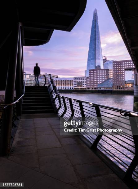 shard tower and river thames at sunset - shard london bridge stock pictures, royalty-free photos & images