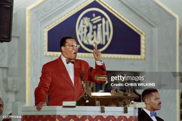 Nation of Islam leader Louis Farrakhan addresses followers in a Chicago mosque on January 17, 1995 declaring his innocence in the assassination of...