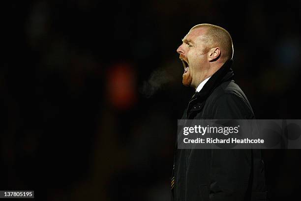 Manager Sean Dyche of Watford shouts instructions during the FA Cup Fourth Round match between Watford and Tottenham Hotspur at Vicarage Road on...