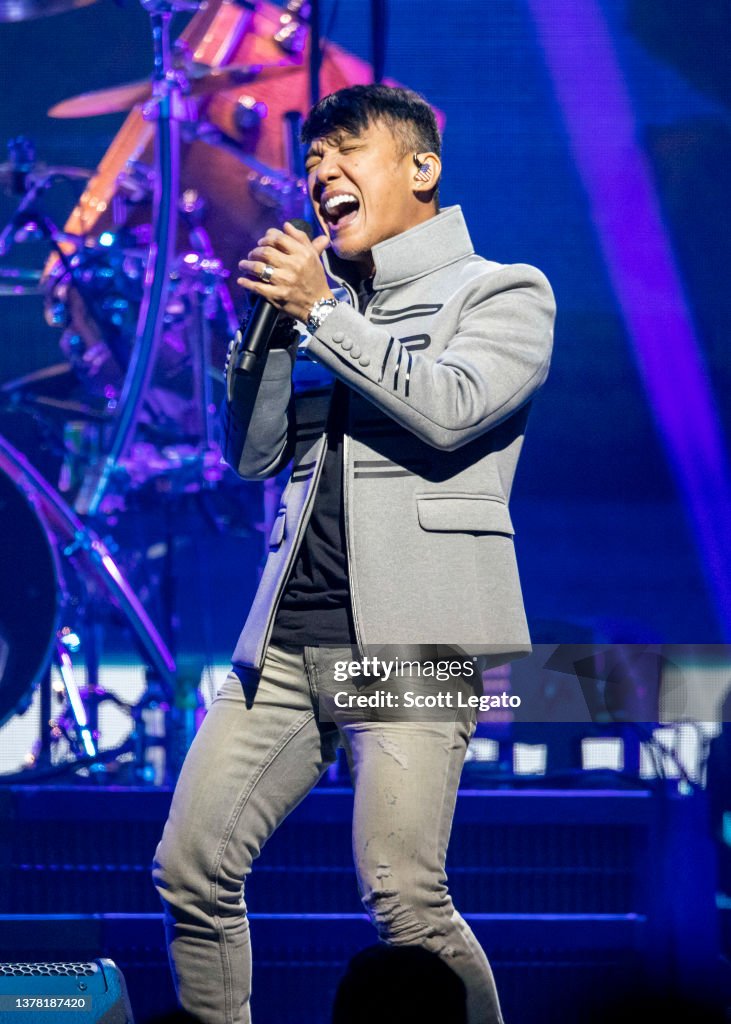 Journey & Toto In Concert - Detroit, MI