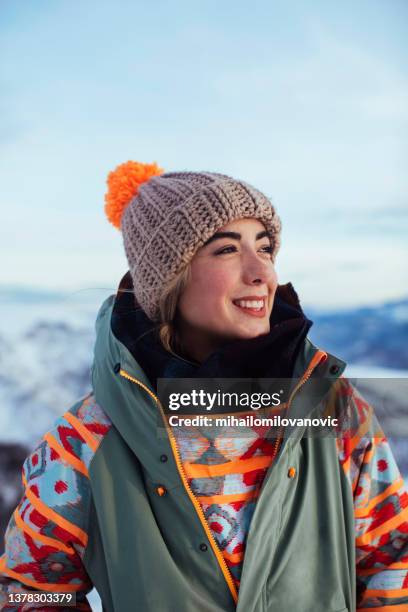 cute girl smiling - ski-wear stock pictures, royalty-free photos & images