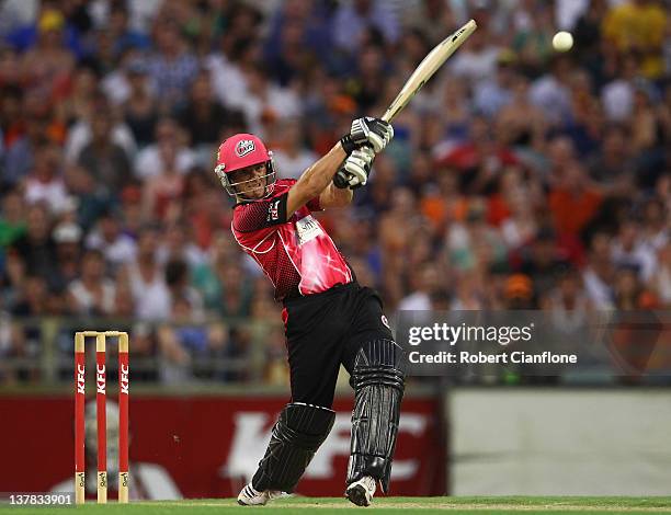 Stephen O’Keefe of the Sydney Sixers bats during the T20 Big Bash League Grand Final match between the Perth Scorchers and the Sydney Sixers at WACA...