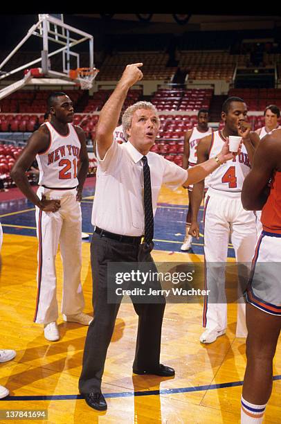 New York Knicks coach Hubie Brown with players during practice before game vs Philadelphia 76ers at Madison Square Garden. New York, NY CREDIT: Jerry...