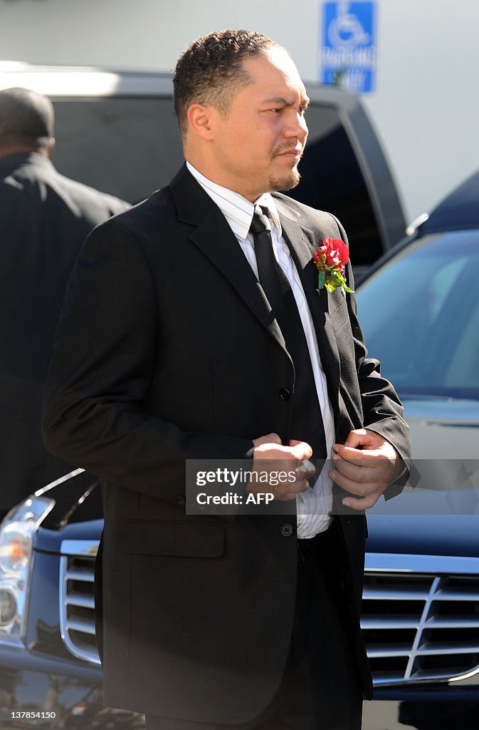 Donto James attends his mother, Etta James, funeral in Gardena,... ニュース