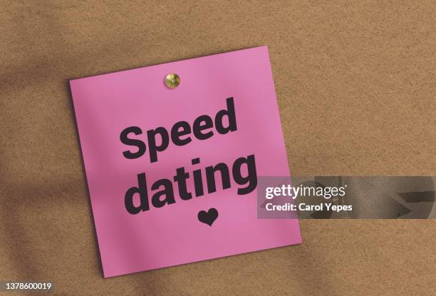 speed date message in sticky note - speed dating stock pictures, royalty-free photos & images