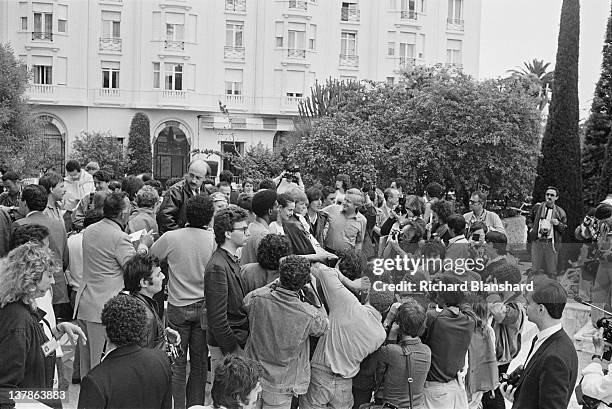 From left to right, Nipsey Russell , Carole Bouquet, Jason Connery, child actor Seth Kibel, unidentified, and producer John Boorman promoting the...