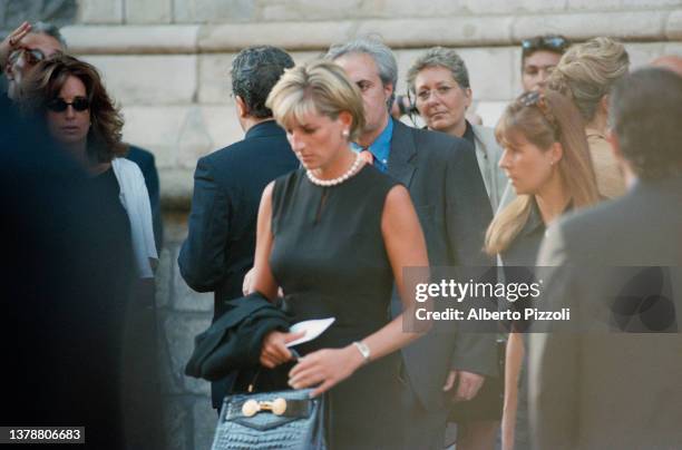 Lady Diana, Princess of Wales, attends the last tribute to Italian fashion designer Gianni Versace at Milan Cathedral . | Location: Milan Italy.