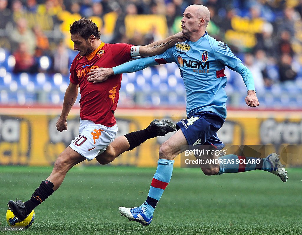 AS Roma's forward Francesco Totti (L) fi