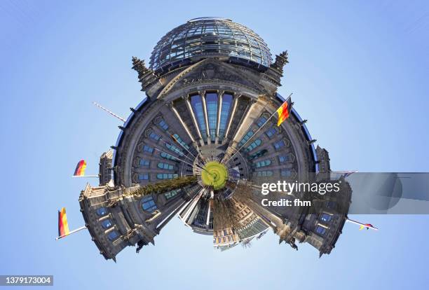 planet reichstag building (deutscher bundestag) - bundestag - fotografias e filmes do acervo