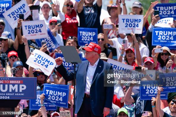 Saturday Trump 1,217 Donald Trump Independence Day Stock Photos, High-Res Pictures ...
