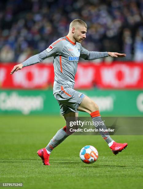 Felix Platte of SC Paderborn 07 runs with the ball during the Second Bundesliga match between Holstein Kiel and SC Paderborn 07 at Holstein-Stadion...