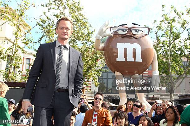 Ms Neil 48 Neil Patrick Harris Unveils The Sixth M Ms Character Ms Brown At The ...