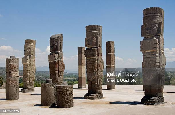 toltec temple ruins in tula, mexico - maya stockfoto's en -beelden