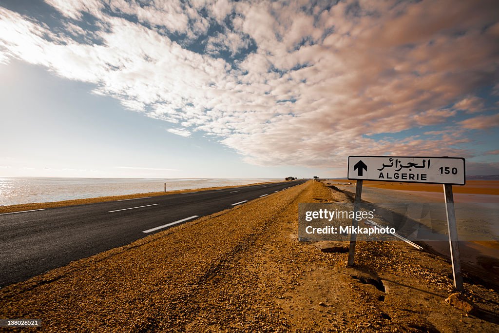 Estrada no Deserto a Argélia
