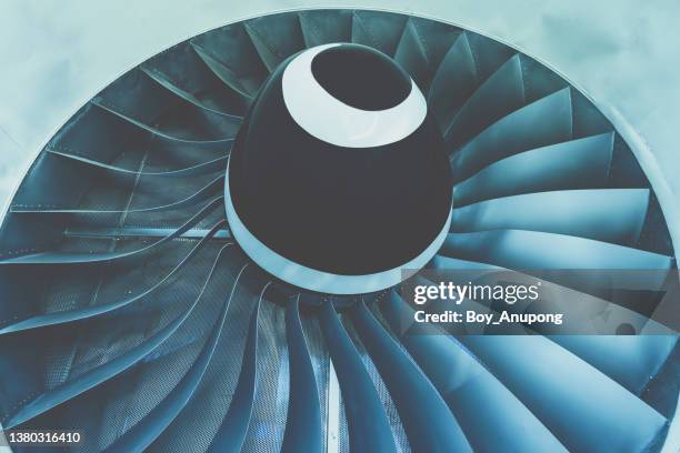 detail of an aircraft jet engine. aviation technology. - propeller plane stockfoto's en -beelden