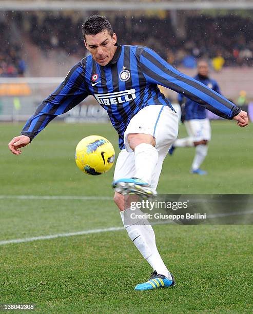 Lucio Inter Lucio Of Inter Milan Photos and Premium High Res Pictures - Getty Images