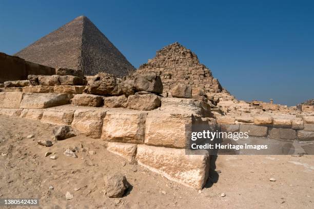 Pyramids, Giza, Egypt, 2007. The Pyramids of Egypt, the tombs of the pharoahs Menkaure, Khafre and Khufu, dating from around 2000 BC, Giza, Egypt....