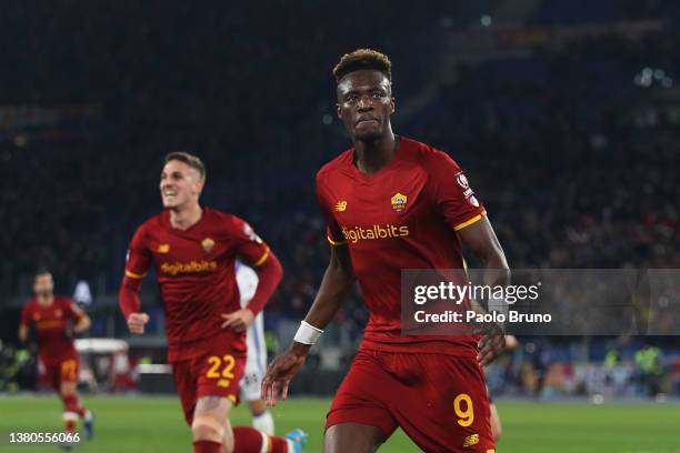 Tammy Abraham of Roma celebrates scoring his sides first goal during the Serie A match between AS Roma and Atalanta BC at Stadio Olimpico on March...