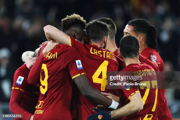 Tammy Abraham of Roma celebrates with his teammates after scoring his sides first goal during the Serie A match between AS Roma and Atalanta BC at...