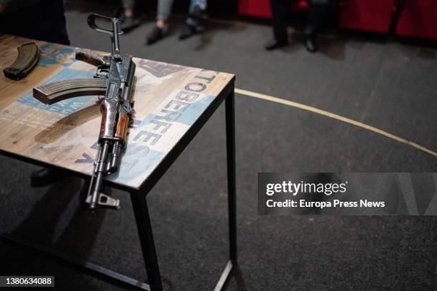 Civilians learn to use AK47 rifles in a cinema at the Lviv Film Center on 5 March 2022 in Lviv, Ukraine. According to the latest information, Ukraine...