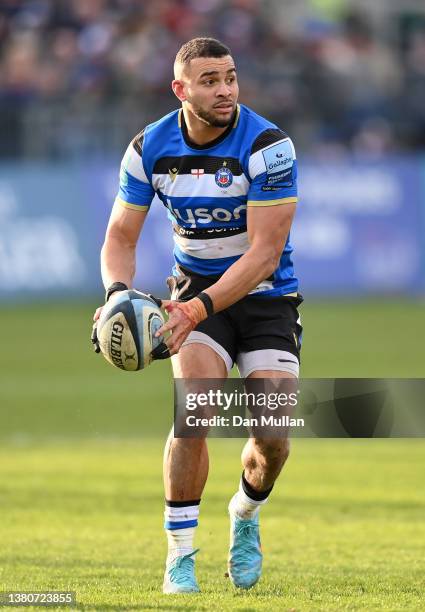 Jonathan Joseph of Bath looks for option during the Gallagher Premiership Rugby match between Bath Rugby and Bristol Bears at The Recreation Ground...