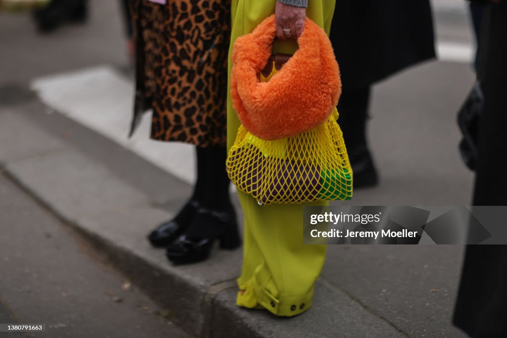 Street Style : Day Five - Paris Fashion Week - Womenswear F/W 2022-2023