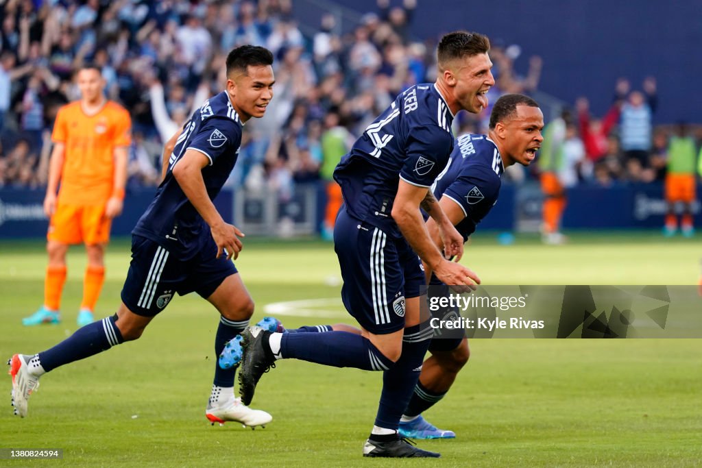 Houston Dynamo FC v Sporting Kansas City