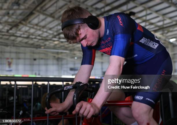 Ben Wiggins warms up ahead of his points race at the British Cycling National Track Championships 2022 at The Geraint Thomas National Velodrome of...