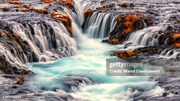 bruarfoss waterfall - frozen waterfall stockfoto's en -beelden