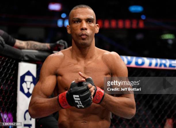 Edson Barboza of Brazil prepares to fight Bryce Mitchell in their featherweight fight during the UFC 272 event on March 05, 2022 in Las Vegas, Nevada.