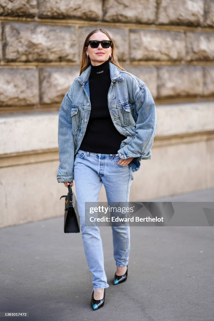 Street Style : Day Six - Paris Fashion Week - Womenswear F/W 2022-2023