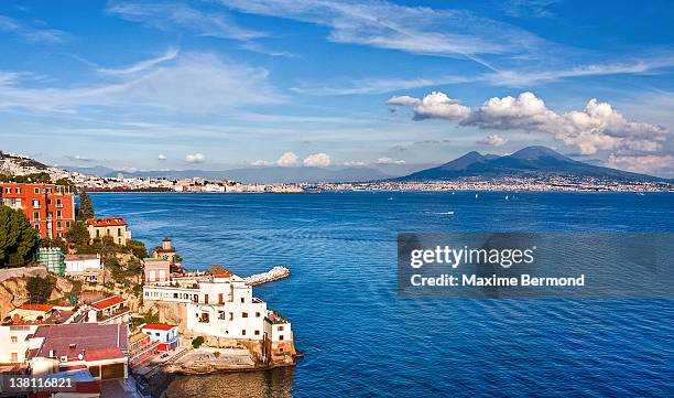 view of posillipo - 拿坡利 個照片及圖片檔