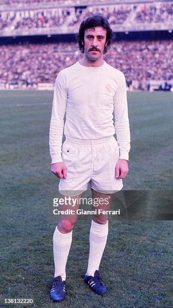 Vicente Del Bosque, soccer player of Real Madrid, in the stadium 'Santiago Bernabeu', 1974. Madrid, Spain.