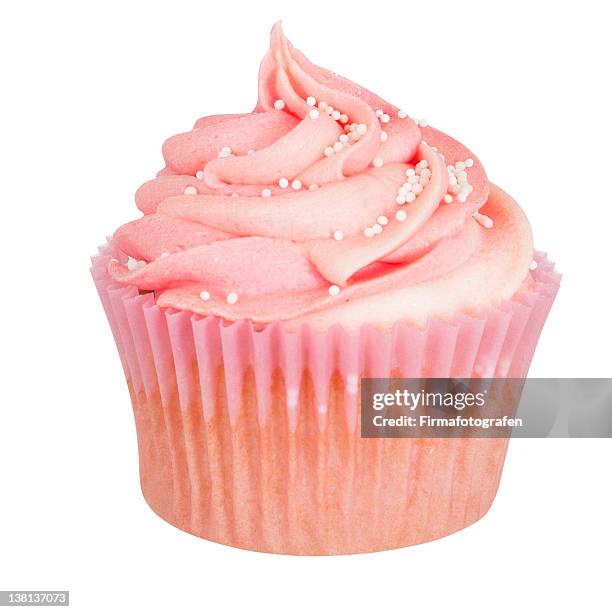 cupcake con glassa isolato con clipping path - cupcake foto e immagini stock