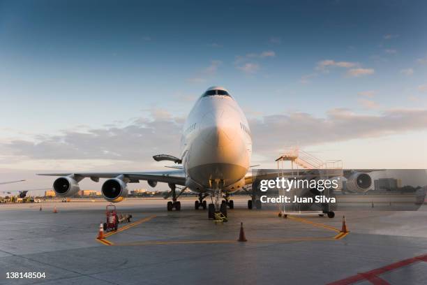 747 plane landed, miami airport, florida - boeing stock pictures, royalty-free photos & images