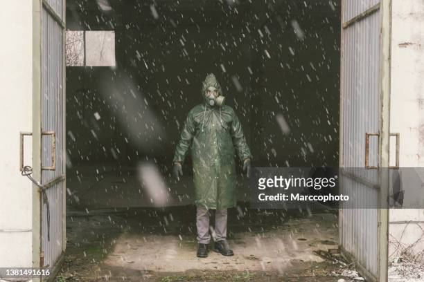 taking shelter from nuclear war - sheltering stock pictures, royalty-free photos & images