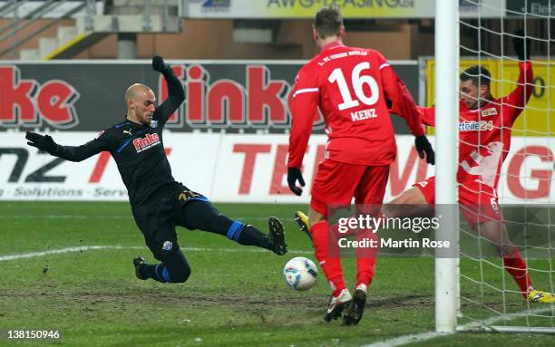 Daniel Brueckner of Paderborn scores his team's 2nd goal during the Second Bundesliga match between SC Paderborn and Union Berlin at the Energie Team...